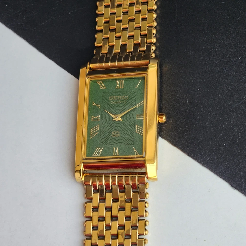 Vintage Seiko Slim Quartz Green Face Gentlemen's Wrist Watch - FREE SHIPPING - Image 2 of 4