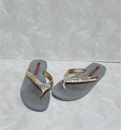 Tongs Prada femme 38 métallisés