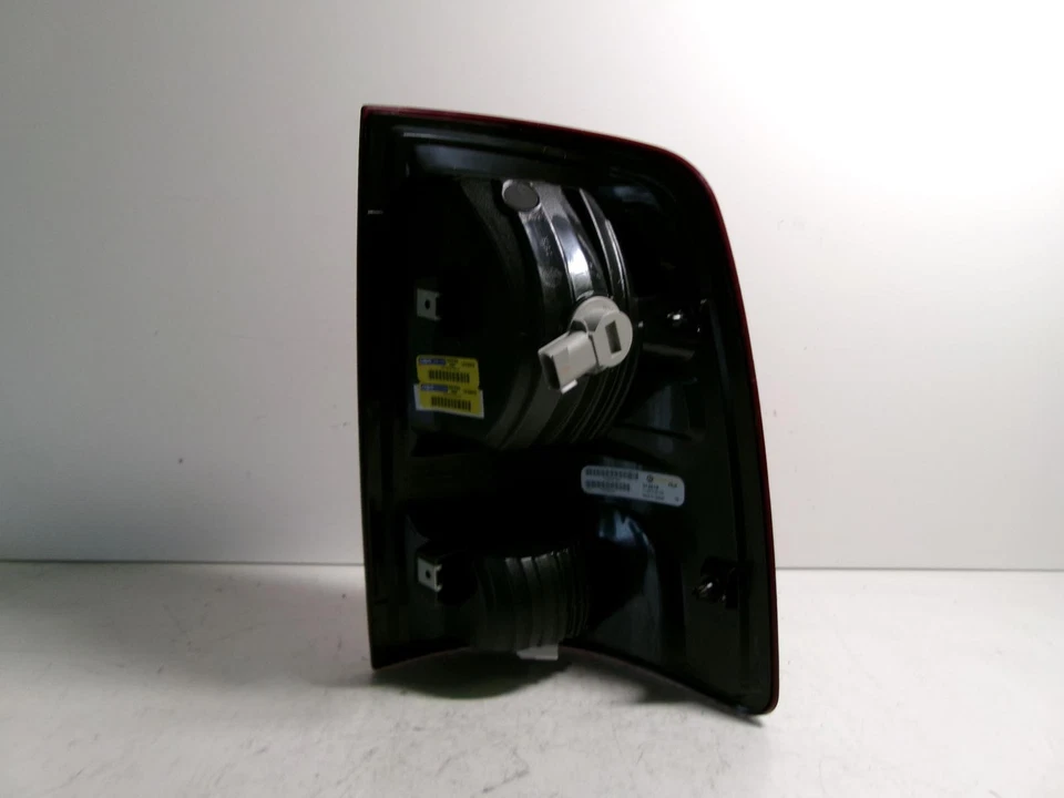 Compatível com 2009 - 2022 Dodge Ram 1500/2500/3500 Driver Lh lanterna traseira sem LED CAPA - Imagem 4 de 4