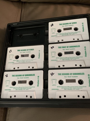 Watchtower Jehovah Witness New Testament 56 Cassette Tapes with 3 Cases - Picture 7 of 12