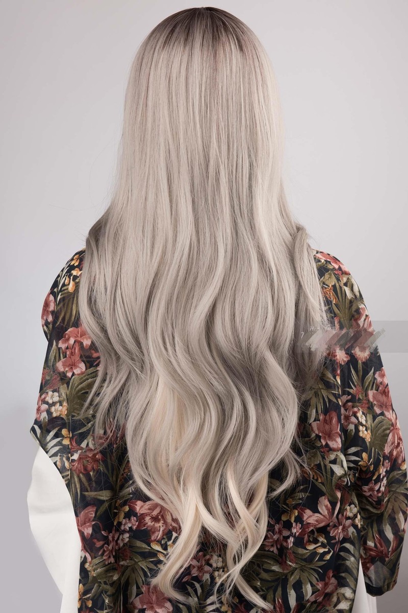22” synthetic wig with dark root Sabrina Carpenter Inspiration Blonde With Dark Roots Wavy  main image 3