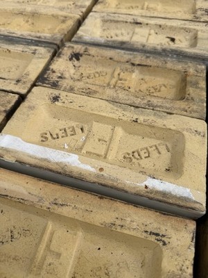 Leeds Tonziegel der Leeds Fireclay Company (LEFCO) zwischen 1900 und 1930.