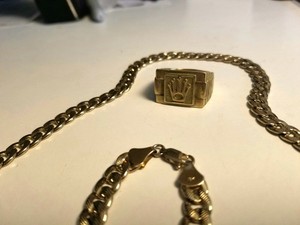 Authentic HAMSA- HAND OF FATIMA 'Good Luck' 18k Gold Plated Ring and Chain