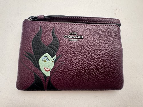 DISNEY X COACH VILLAINS MALEFICENT LEATHER CORNER ZIP WRISLET PURSE WALLET - Picture 2 of 8