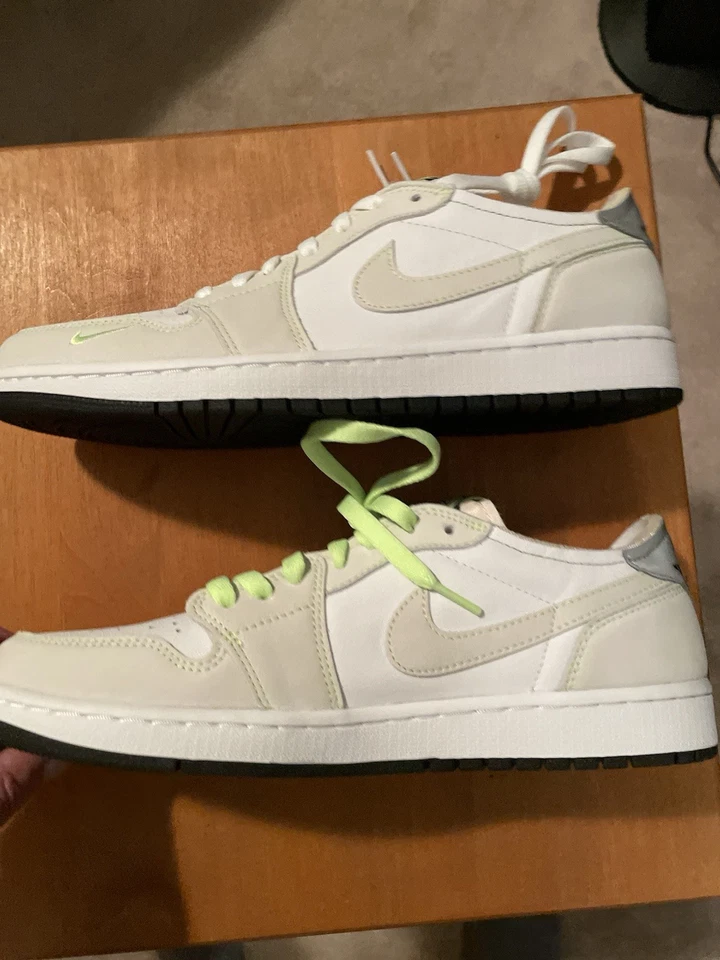 Air Jordan 1 Retro OG Low Ghost Verde Talla M10 NUEVO OG Todo Foto 2 de 4
