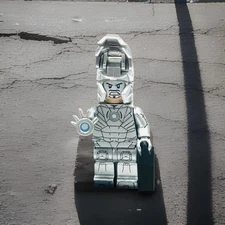 #0084 - Iron Man (Silver Suit)