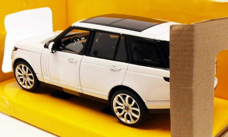 Rastar 1/24 Scale Diecast Model Car 56300 - Range Rover - White - Image 2 of 4