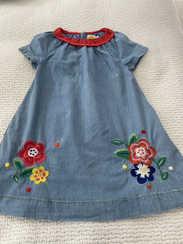 MINI BODEN GIRLS LINED DRESS SIZE 6 BLUE WITH RED COLLAR AND FLORAL APPLIQUÉS