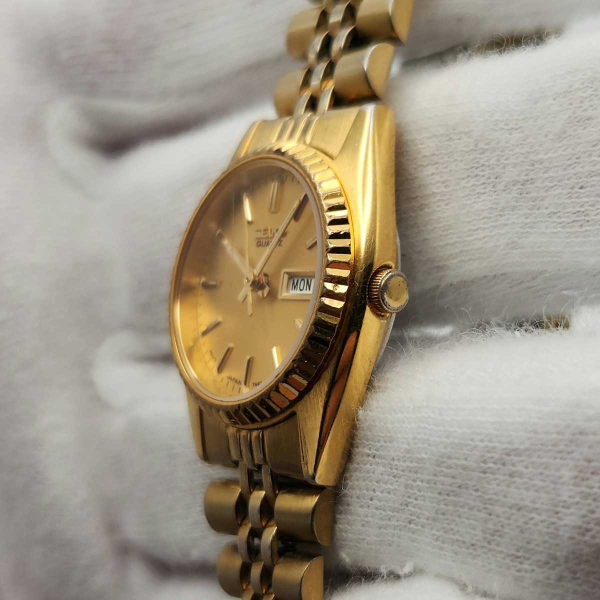 Seiko Ladies Day/Date Gold Tone Quartz Watch 7N83-0041 - FOR PARTS