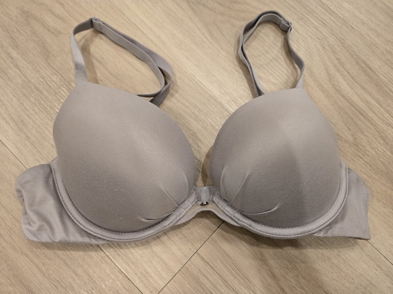 Fabulous by Victoria's Secret Underwired Plunge Bra 34B Gray Adjustable Strap
