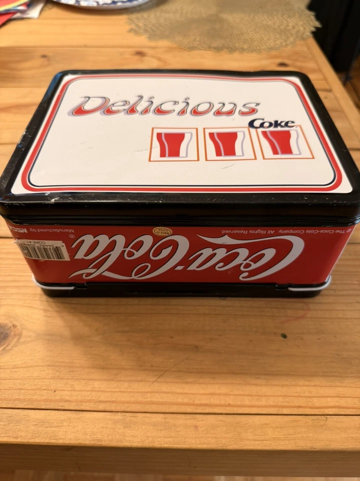 Deliciosa lonchera de Coca-Cola con contenedor de bebidas de 12 oz NECA contenedor de bebidas nuevo Foto 3 de 4