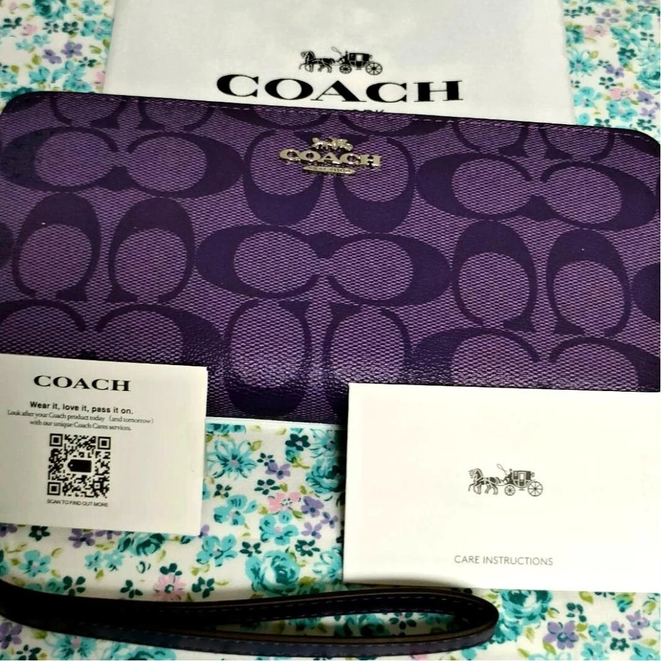 Cartera deportiva COACH [Outlet] firma púrpura cremallera larga C4452 SVUCM en caja de regalo Foto 2 de 4