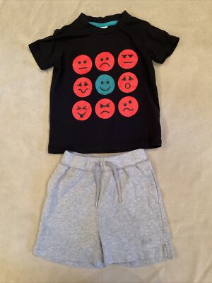Polarn O Pyret Outfit 2-3 Boys Emojis Tshirt Gap 3 Grey Shorts