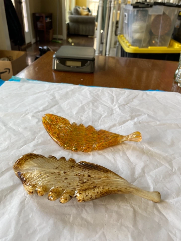 RARO 2 PISAPAPELES ESTILO MURANO VINTAGE ARTE HOJAS VIDRIO 8” LARGO 3 1/2” ANCHO Foto 2 de 4