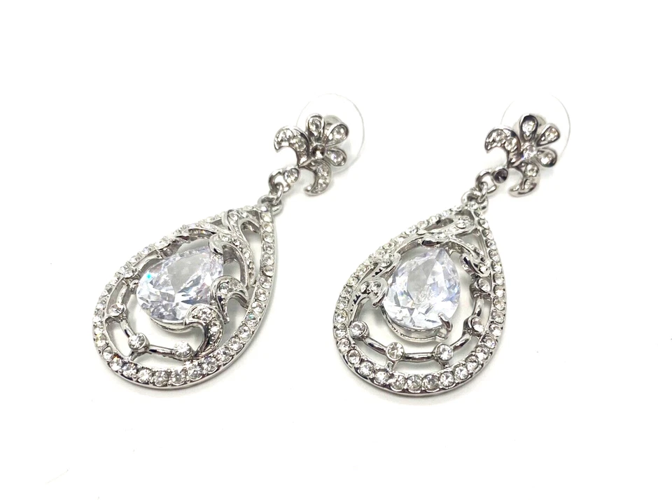 Brincos elegantes de cristal folheados a ouro 18K com lágrima Swarovski Elements - Imagem 2 de 3