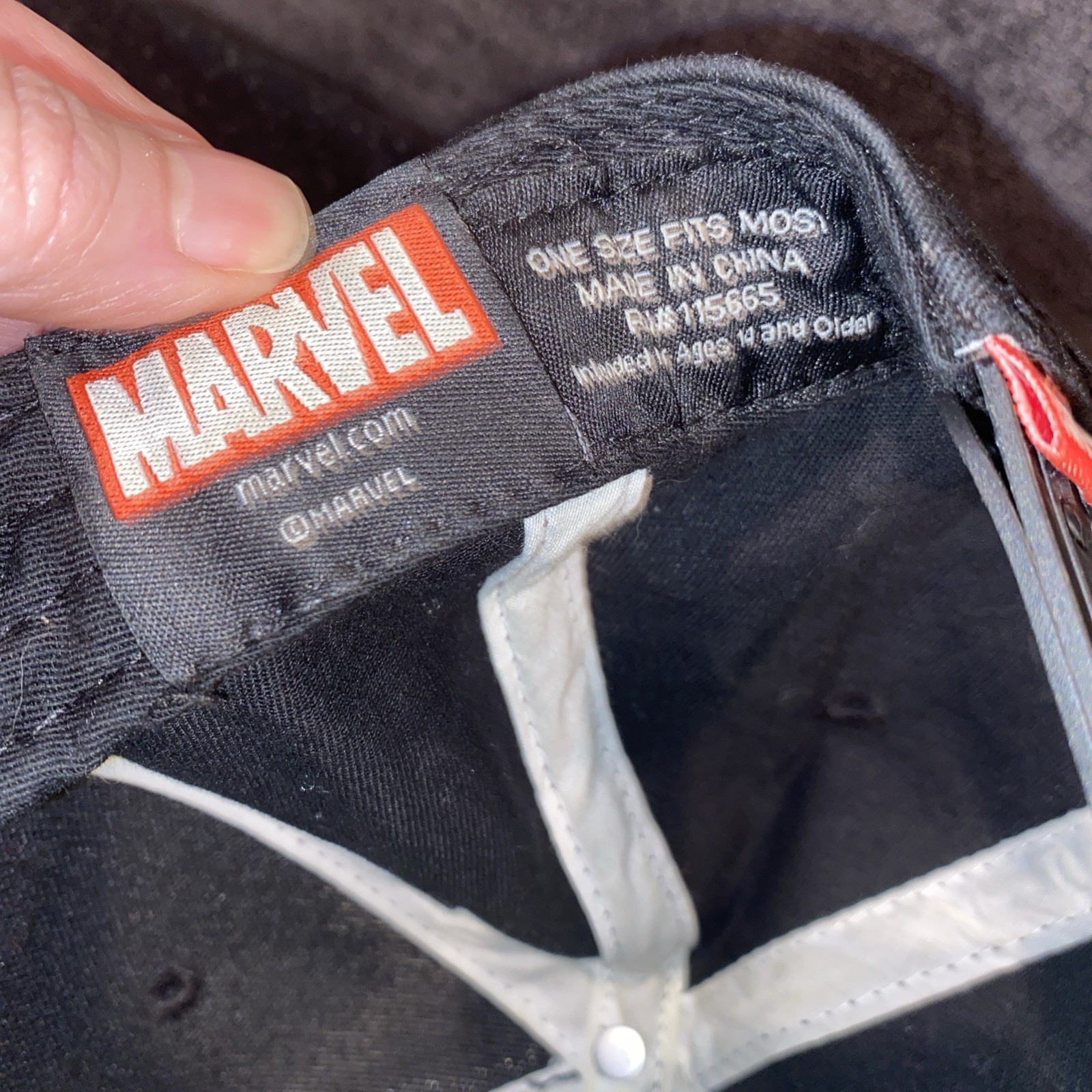 MARVEL AVENGERS ADJUSTABLE SNAPBACK BASEBALL HAT … - image 9