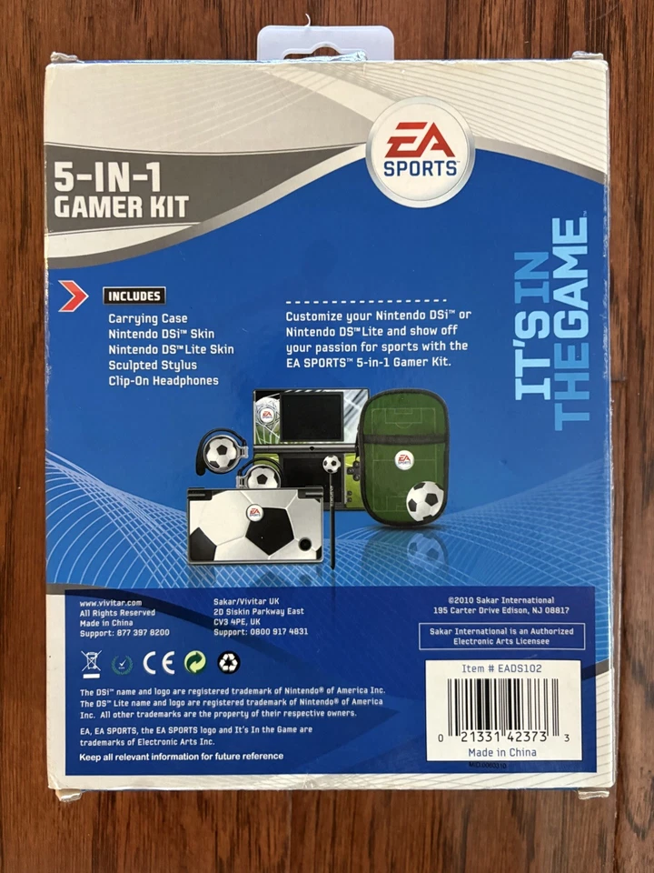 EA Sports Soccer 5 en 1 Gamer Kit para Nintendo DSi DS Lite [Nuevo]  Foto 2 de 2