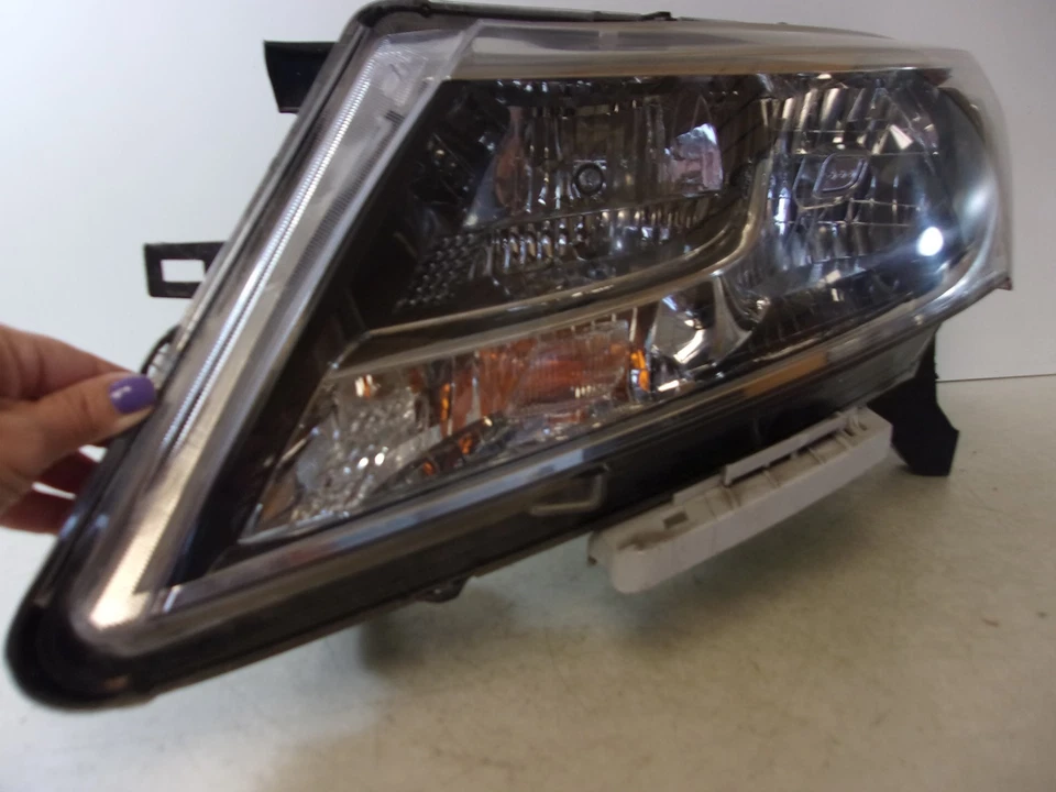 Faro halógeno LH para conductor Nissan Pathfinder 2013 2014 2015 2016 - Capa Foto 3 de 4