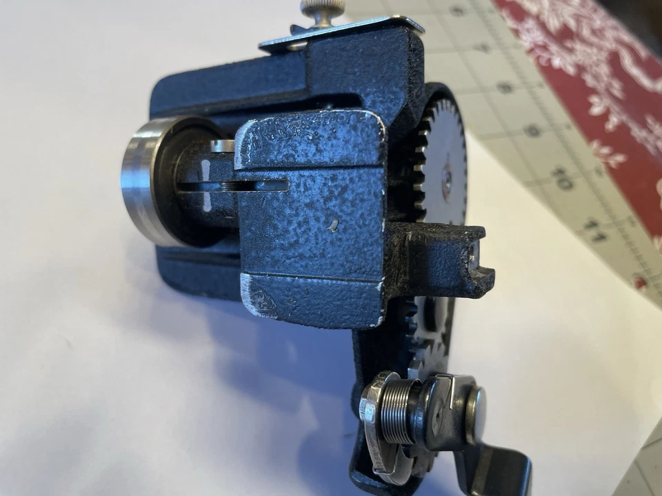 Accesorio de rosado Singer acabado arrugado Foto 3 de 4