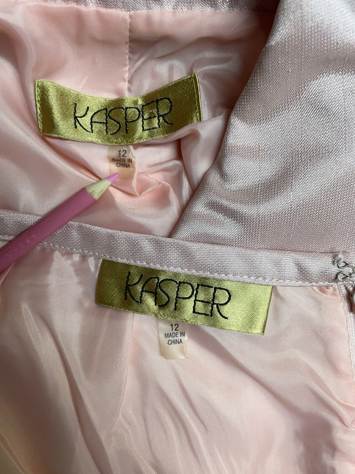 NEW Kasper Skirt Suit Size 12 Two Piece Set Gold Label Pretty In Pink Shine NEW - Image 2 of 4