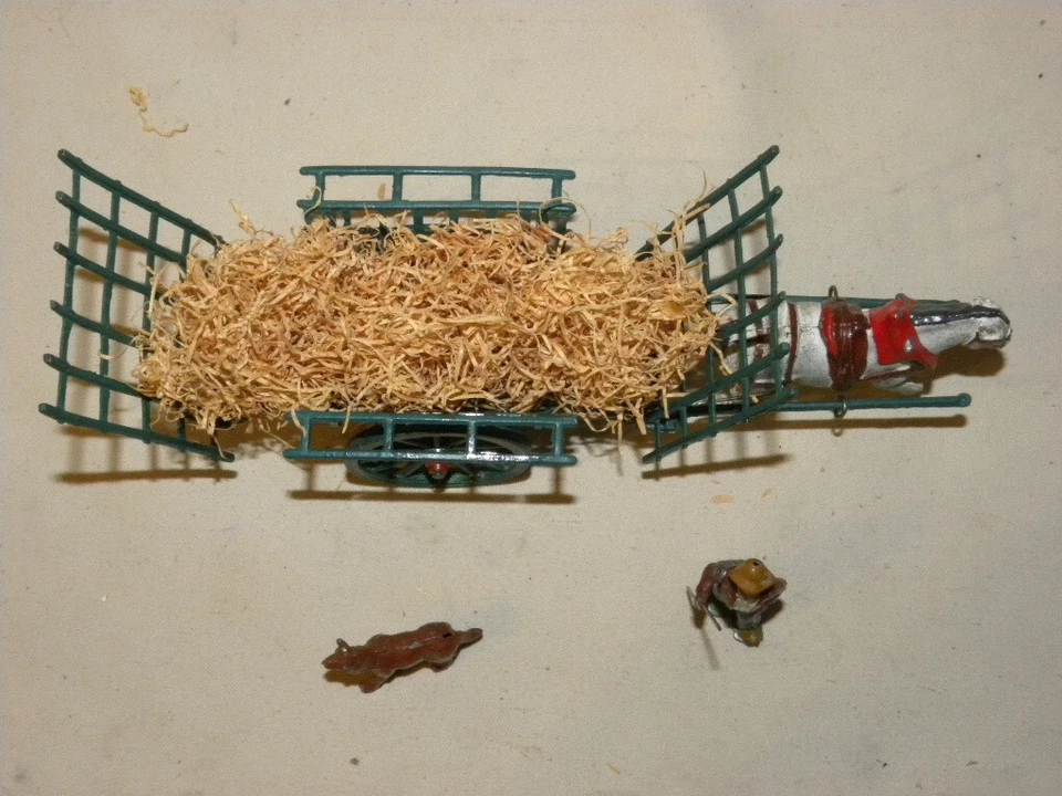 JOUET ANCIEN FERME EN PLOMB CREUX ATTELAGE FERMIER FOURRAGERE LR  LOUIS ROUSSY + - Photo 3/4