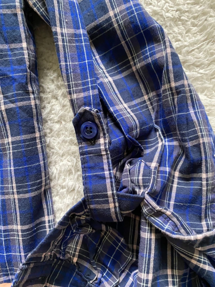 Camisa con botones Laura Scott para mujer a cuadros manga larga con lengüeta enrollable azul Petites PXL Foto 2 de 4