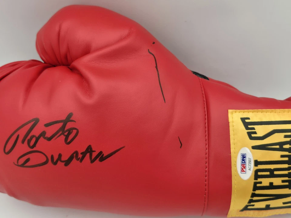 Roberto Duran Autographed Signed Red Everlast Boxing Glove LH PSA/DNA #AC72007 - Image 3 of 4
