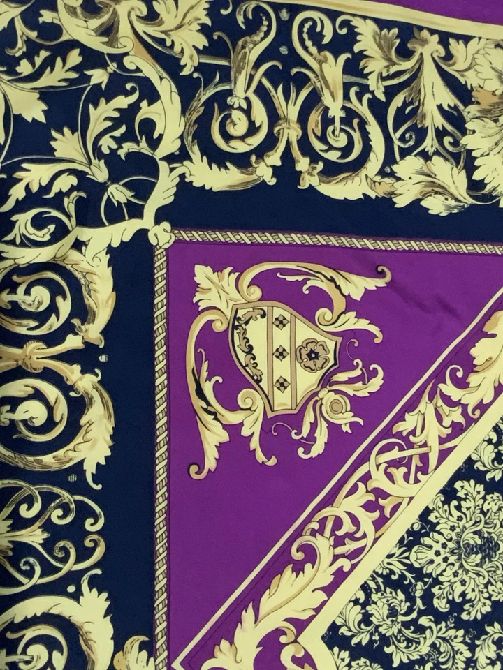 Bufanda para mujer CODELLO todo dorado y rosa seda estampado cachemir PEC Foto 4 de 4