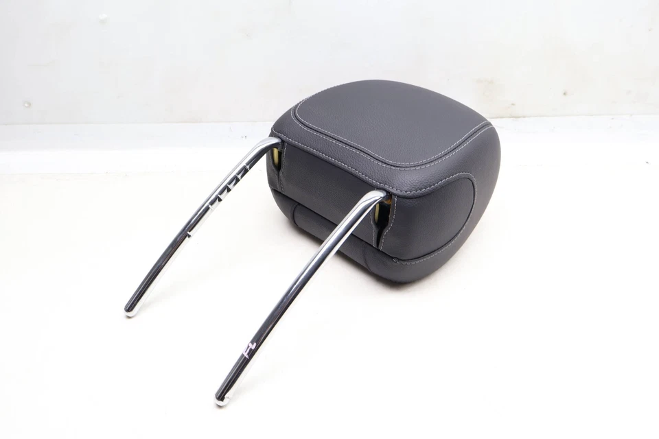 2016-2021 MERCEDES-BENZ C63 AMG - Front SEAT Headrest / HEAD REST 2059703350 - Image 3 of 4