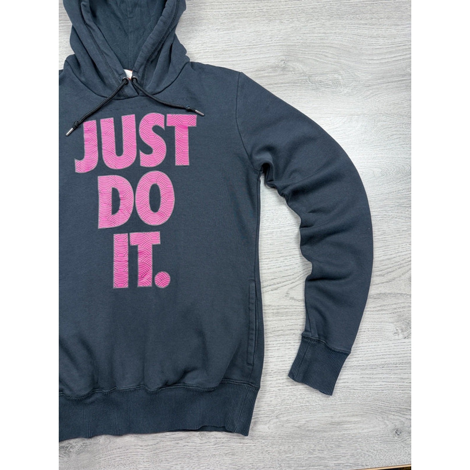 Nike “Just Do It.” Hoodie – Women’s small (761) image 4