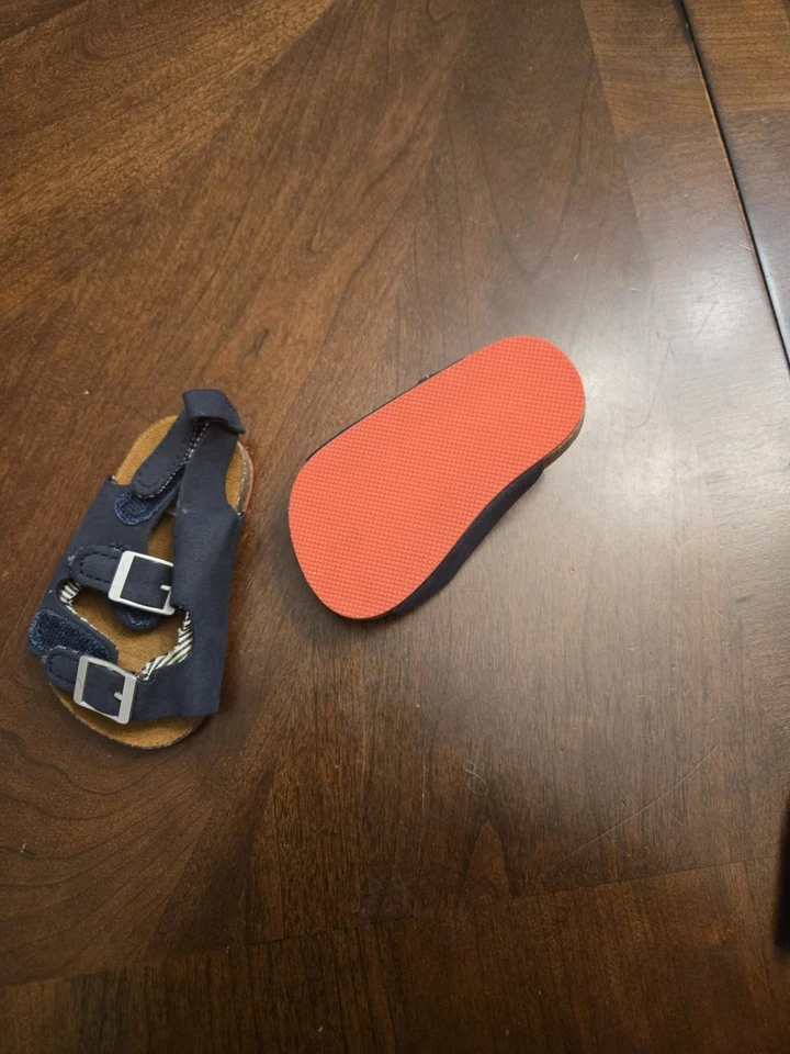 Sandalias de gamuza para bebé niño talla 0-3 M ligeramente usadas en azul marino Foto 4 de 4