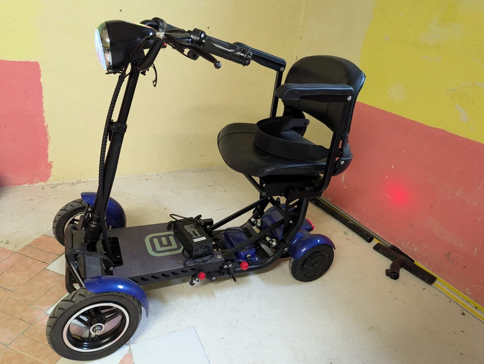 Faltbarer E-Roller für Senioren