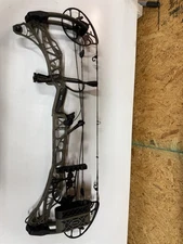 Matthews Lift x 29.5 Ambush Green Right Hand