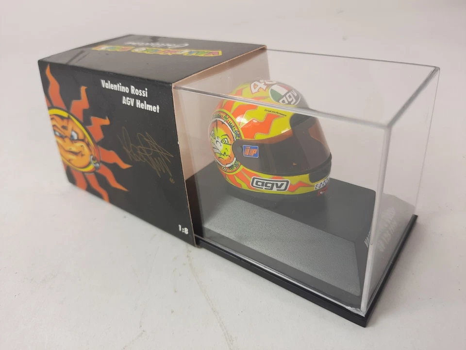 Minichamps Valentino Rossi AGV Helmet 125 Aprilia 1996 1/8 397960046 - Immagine 2 di 3