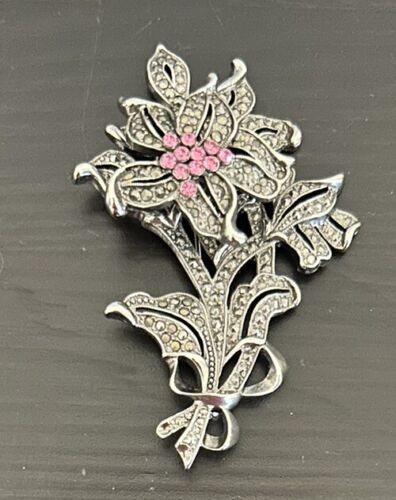 Vintage Blumen Brosche Pin silberfarben rosa Strasssteine strukturierte Aussage