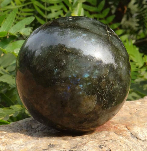 Minéraux de collection labradorites forme sphère