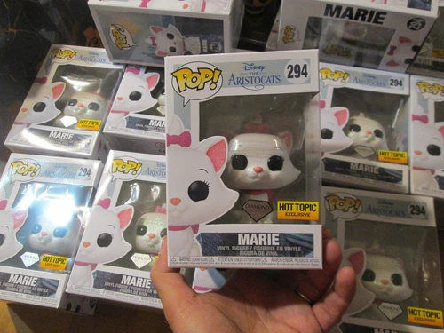 FUNKO POP DISNEY THE ARISTOCATS MARIE # 294 DIAMOND COLLECTION HOT TOPIC