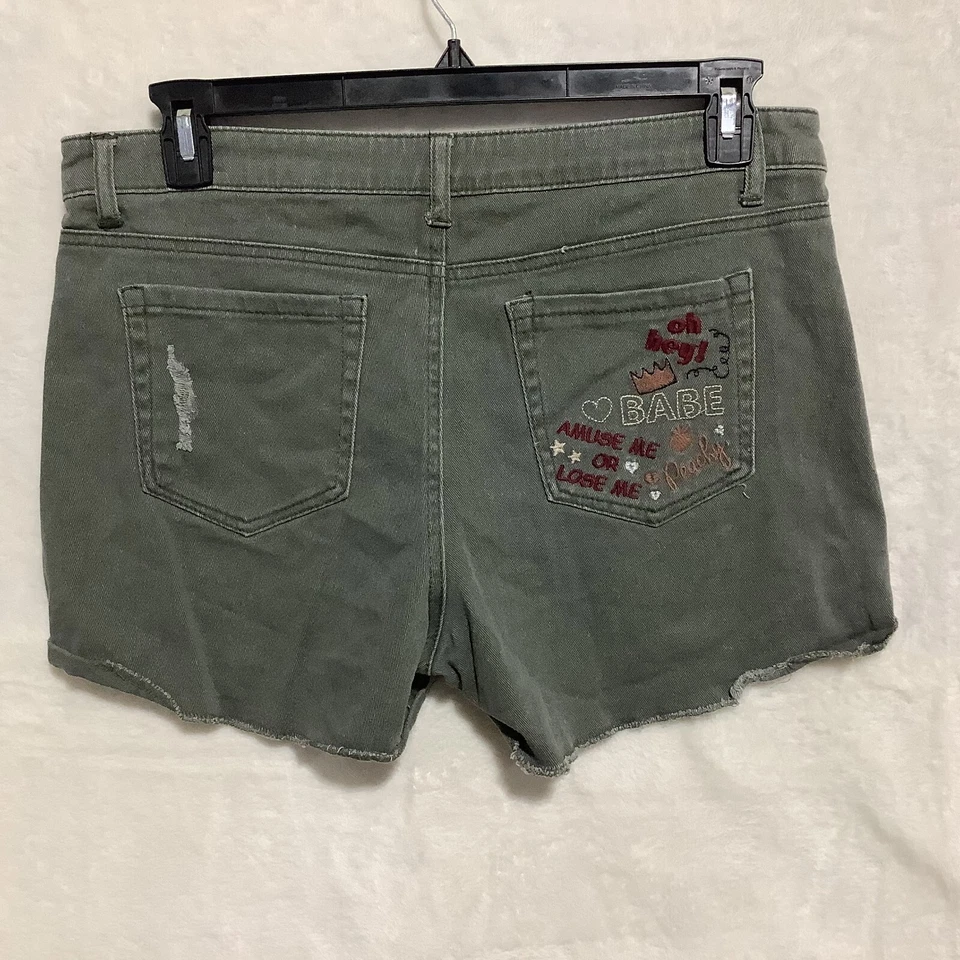 Pantalones cortos Vanilla Star talla 15 frases bordadas desgastados tiro medio verde Foto 4 de 4