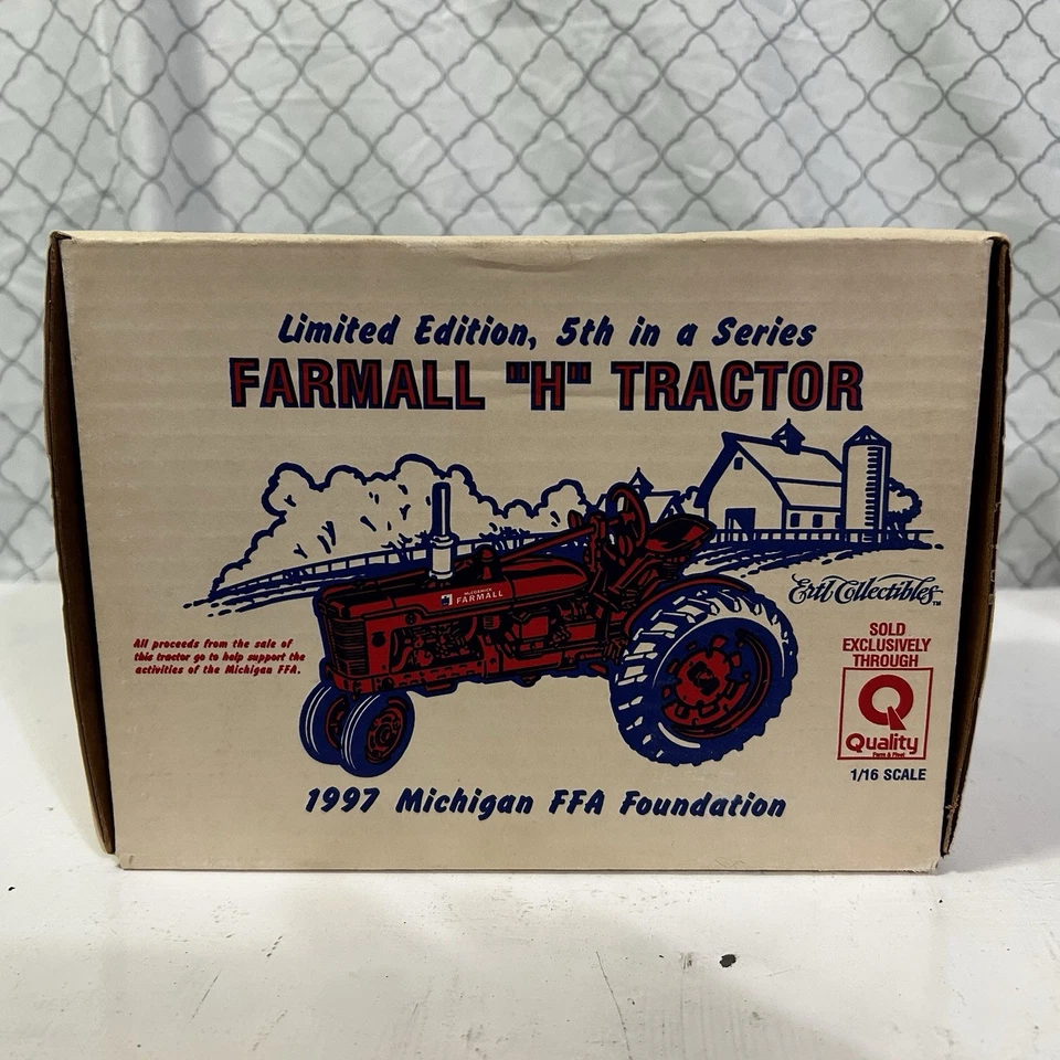 Tractor coleccionista de metal fundido a presión Ertl 1/16 Farmall "H" 1997 Michigan FFA Limited Foto 4 de 4