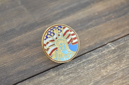 America's Lady Liberty Badge Pin Citizen Statue Gold Tone Enamel Lapel Tie Tack - Picture 2 of 5