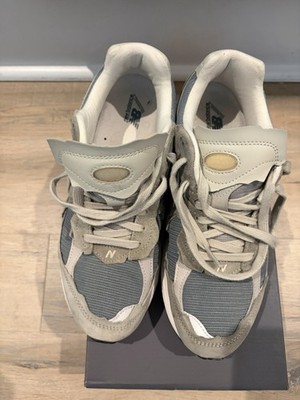 Size 9.5- New Balance 2002R Protection Pack-Mirage Gray