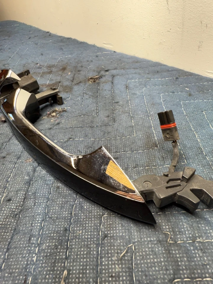 Manija de puerta exterior delantera derecha OEM 12-18 MERCEDES W218 CLS550 CLS63 Foto 4 de 4