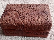 Indian Floral Design Hand Carved Solid Teak Wood Box: Jewelry etc 15 x 10 x 6 cm