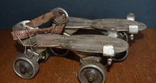 VTG CHICAGO Metal Roller Skates w/ KEY Adjustable