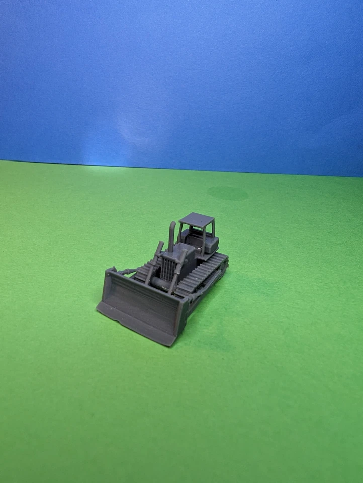 Z scale set of 2 Small bulldozers - Image 3 of 4
