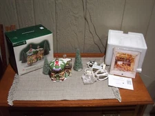 Dept 56 North Pole Beauty Shoppe 05733 North Pole Series Christmas Lighted House