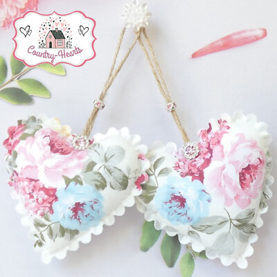 2 rosa & blaue Rosen Handarbeit Stoff Hänge Tür Herzen Deko Shabby Chic