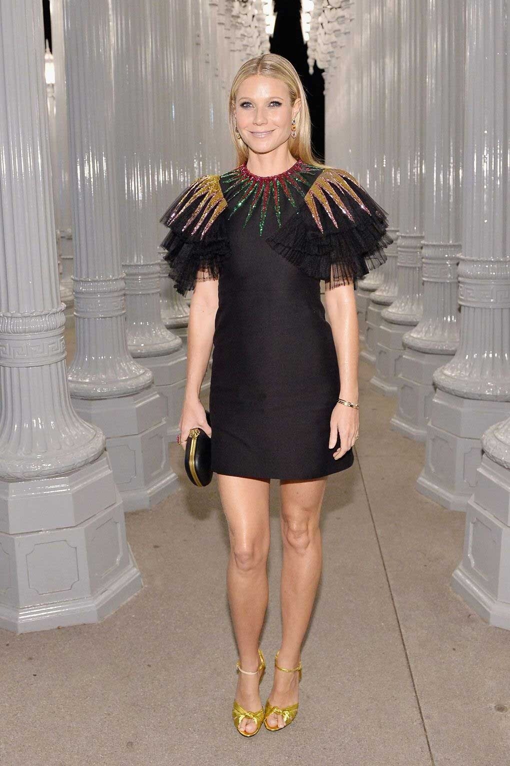 Vestido GUCCI Pasarela Ajustado Lentejuelas Bordado Tul Negro Web Colores Talla 38, $4500