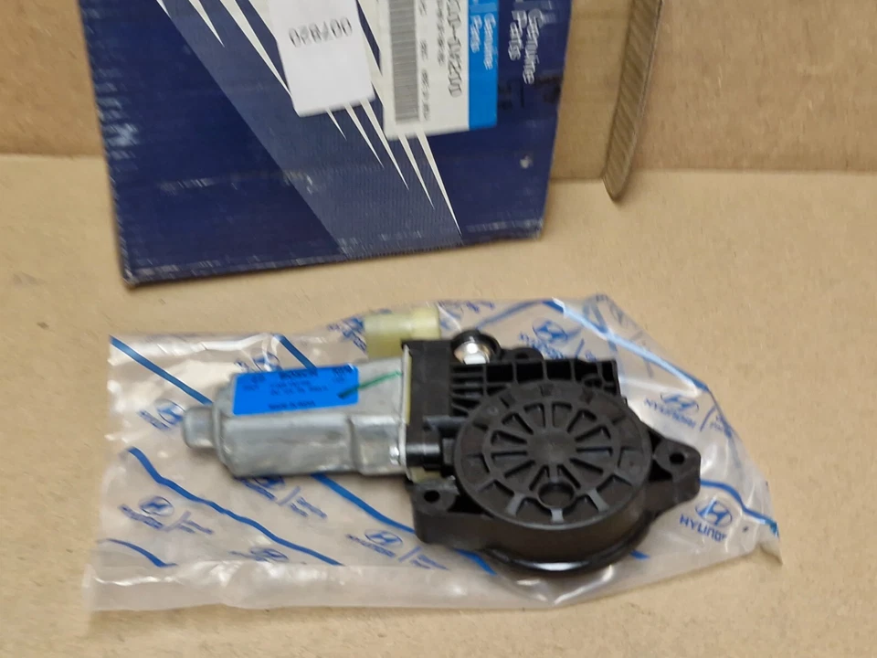Hyundai i10 Rear left Window Motor 2007-2013 988100X200 Genuine NEW OEM - Image 3 of 4