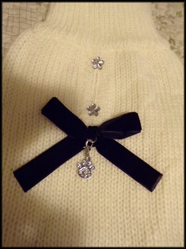 (NUEVO CON ETIQUETAS) Suéter Clásico CoCo Mohair Perro con Estampado de Pata Dije Rosa o Crema XS S M Foto 4 de 4